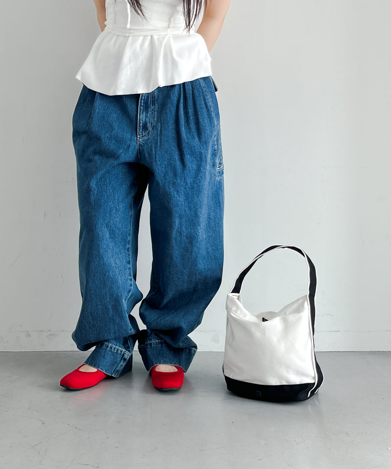 Fax Copy Express Studio contour line bucket bag "BLACK"