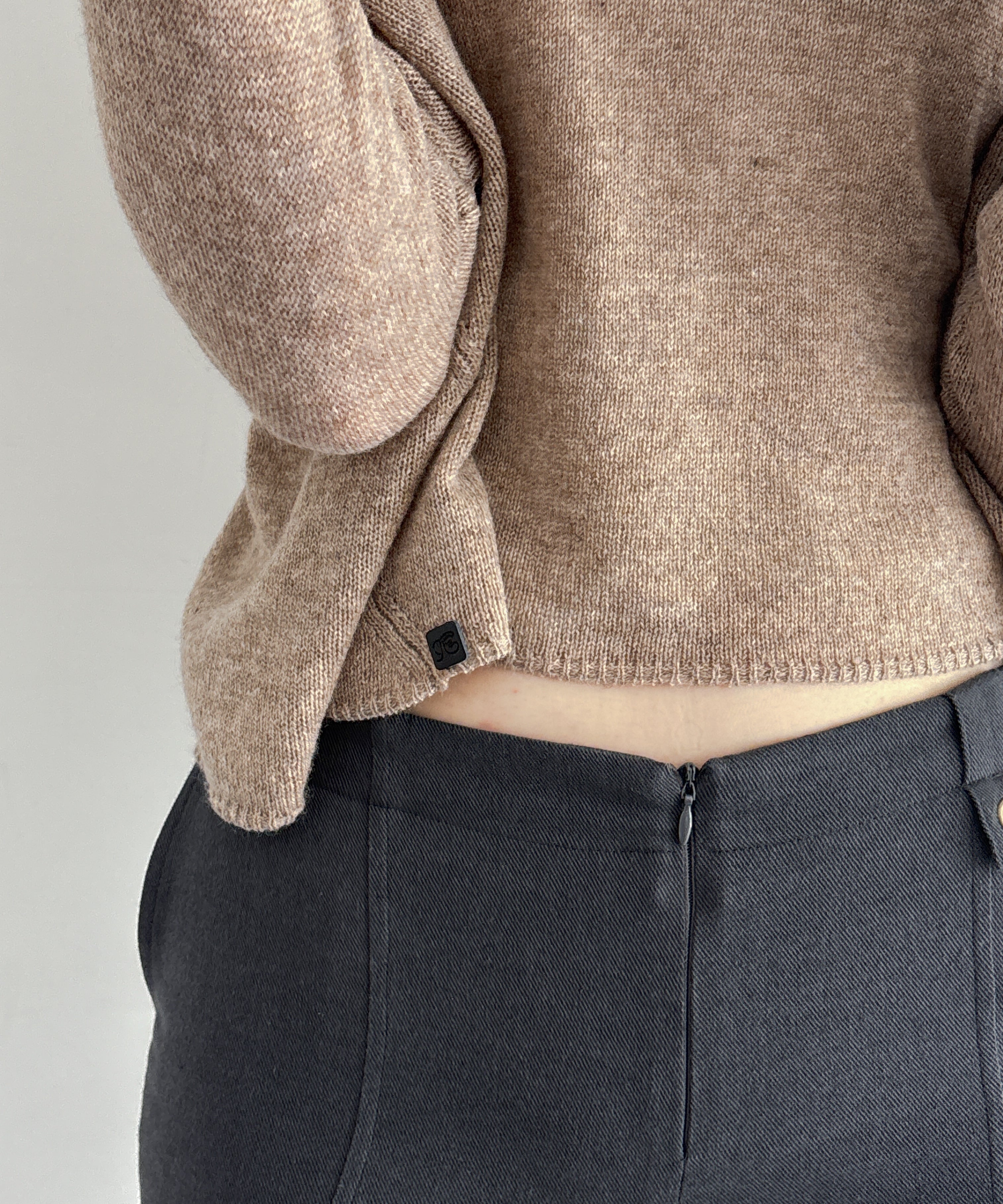 Fax Copy Express Afternoon stretch off-shoulder wrap "KHAKI"
