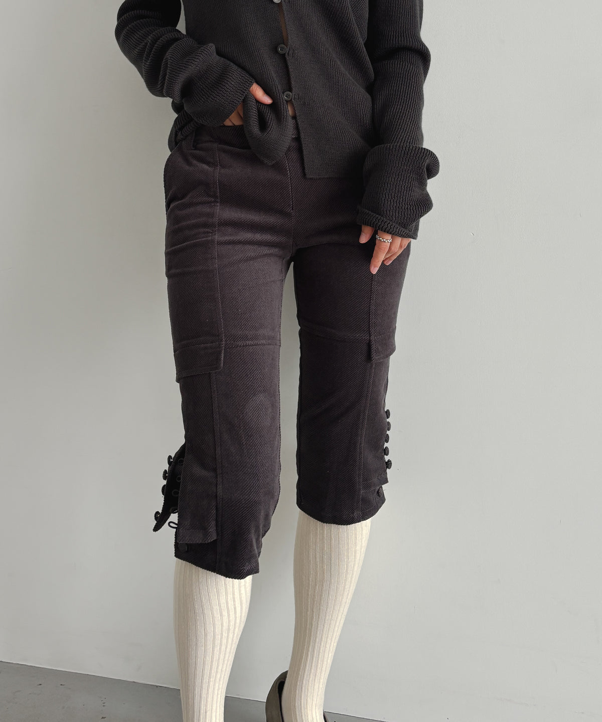 ULIKASANCTUS Double layered cropped pants "BLACK"