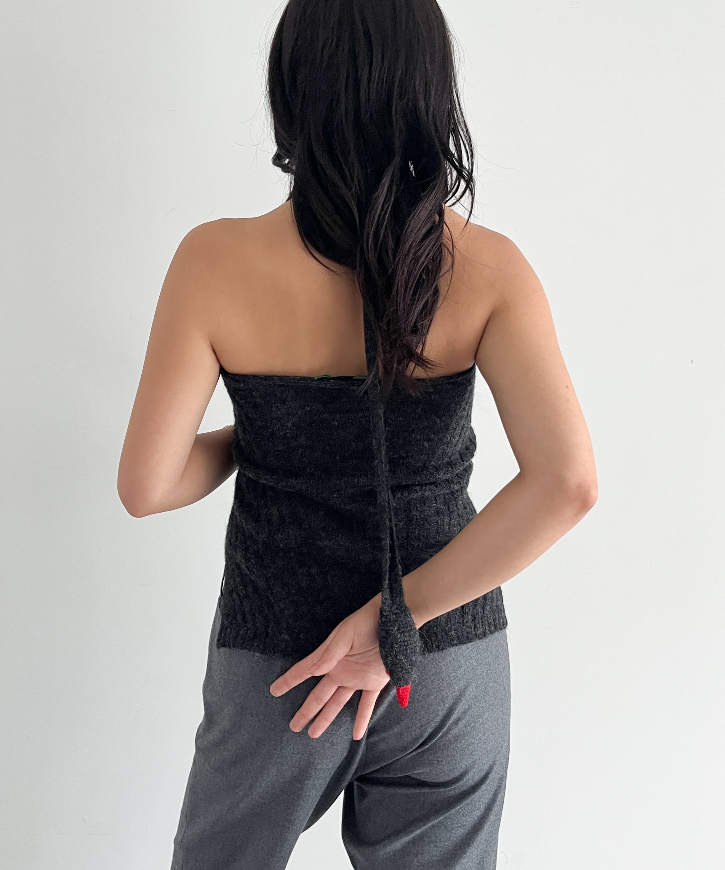 EMILY DAWN LONG Swan scarf halter sweater "BLACK"