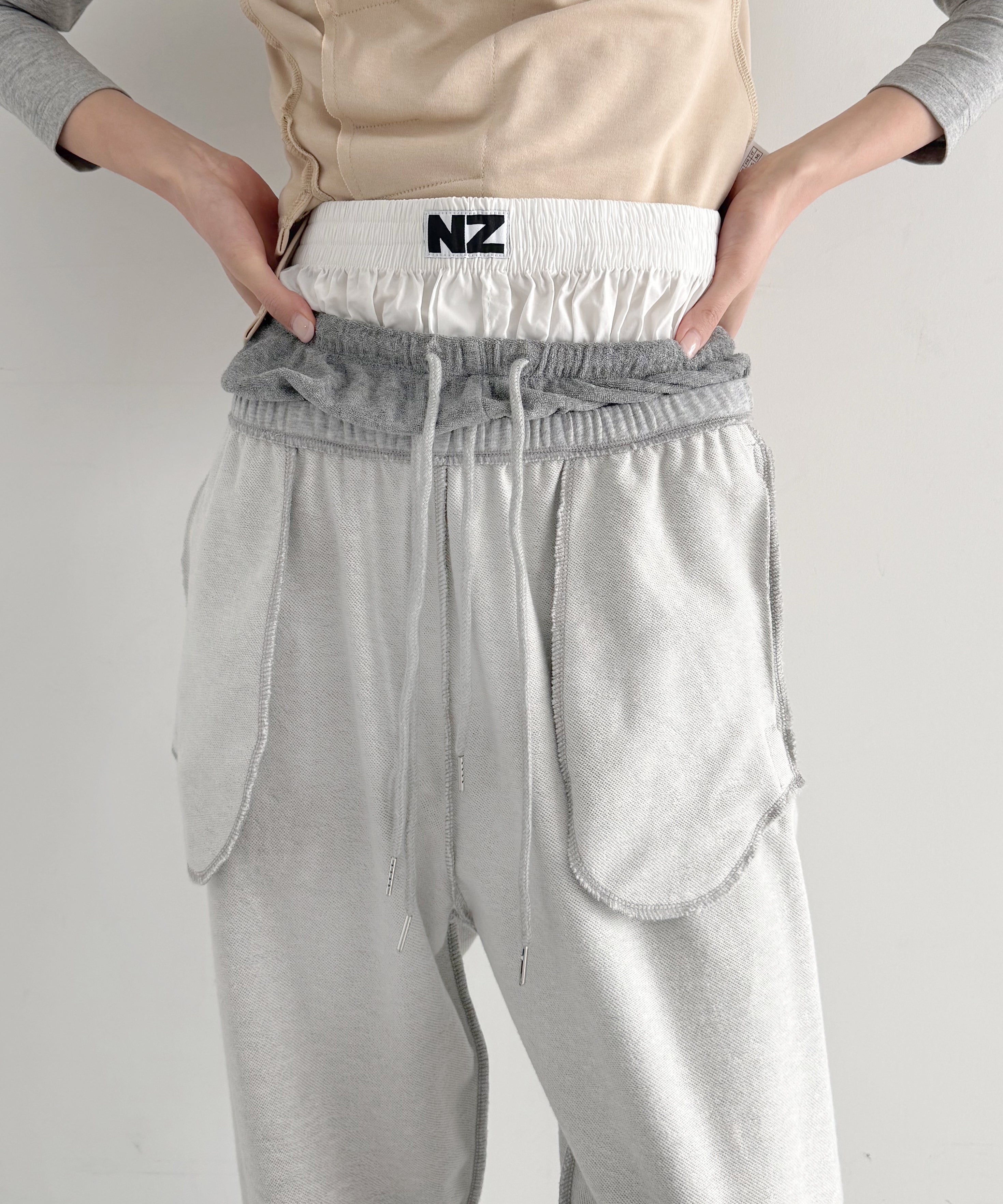 NATASHA ZINKO Triple joggers "GREY"